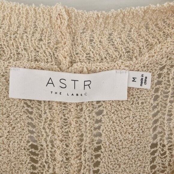 Revolve ASTR the Label NEW Antiqued Cream Cross Knit Open Weave V-Neck Sweater M - Picture 4 of 13